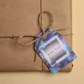 Открытка-шильдик на подарок «Тайна», акварельный картон 5 × 7 см