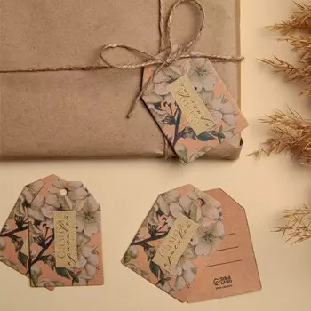 Открытка-шильдик на подарок «Умнице», крафт 5 × 7 см