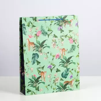 Пакет подарочный "Леопард в цветах", 33 х 42,5 х 10 см