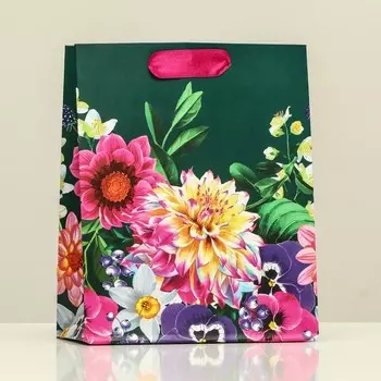 Пакет подарочный "Очарование", 18 х 22,3 х 10 см