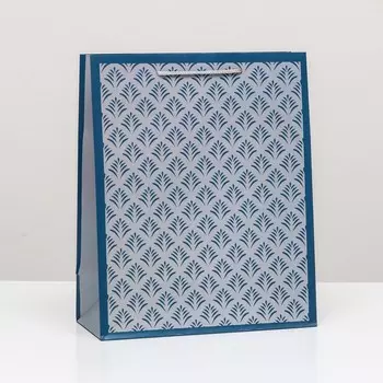 Пакет подарочный "Принт на сером" 26 х 32 х 12 см