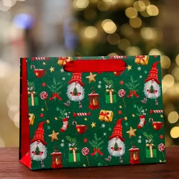 Пакет подарочный "Салют подарков ", 23 х 17,8 х 9,8 см