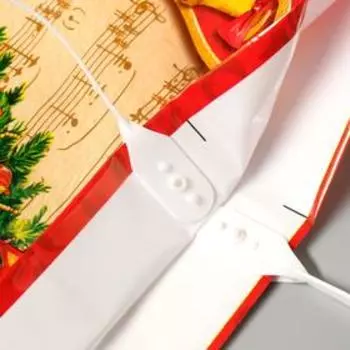 Пакет "Праздничные нотки", полиэтиленовый с пластиковой ручкой, 38 х 35 см, 90 мкм