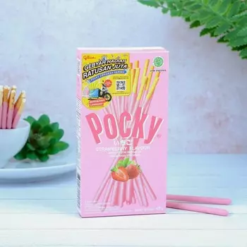 Бисквитные палочки POCKY со вкусом клубники, 45 г