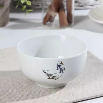 Пиала фарфоровая «Гуси», 330 мл, d=11 см, рисунок микс