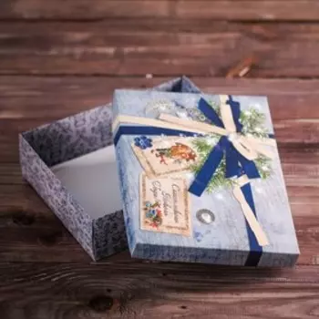 Подарочная новогодняя коробка «Ретро», 23.56.518.7 см