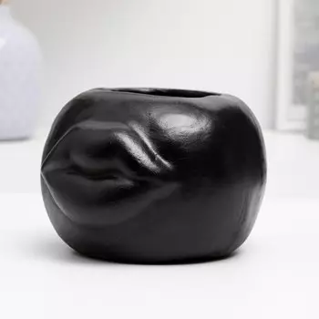 Подсвечник "Губы" черный, 16х17х10см