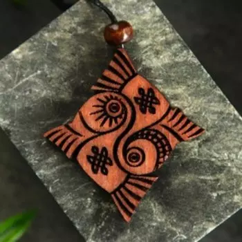 Подвеска "Инь-Ян" кедр, символ взаимной гармонии