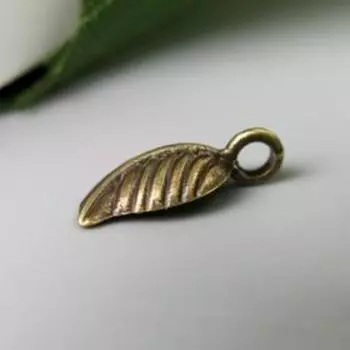 Подвеска "Листик" цвет бронза 7х15 мм