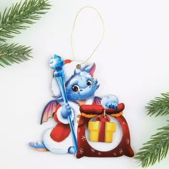Ёлочная игрушка - подвеска новогодняя, из дерева, «Новый год: Подарок», 8,9 х 9,1 см