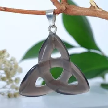 Подвеска трикветр (притягивает удачу, оберегает от дурного глаза) "Агат чёрный"