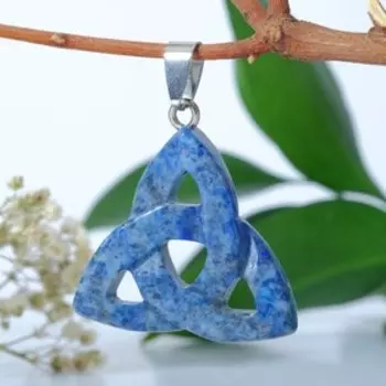 Подвеска трикветр (притягивает удачу, оберегает от дурного глаза) "Лазурит"