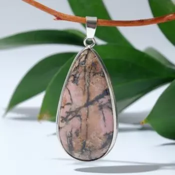 Подвеска в металлическом обрамлении "Родонит" капля