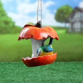 Подвесной декор-кормушка для дачи "Красное яблоко и птичка" из полистоуна, 14см, зимняя