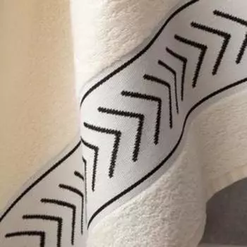 Полотенце махровое "Стрелки" молочное 30х70 см, 100% хлопок, 370гр/м2