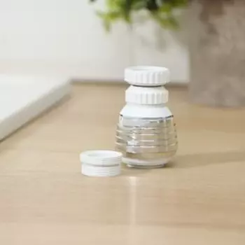 Поворотная насадка на кран Доляна, d=1.5 см, с изменяемым углом наклона и изменяемой интенсивностью струи, с сеткой