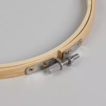 Пяльцы для вышивания, d = 18 см, цвет светлое дерево