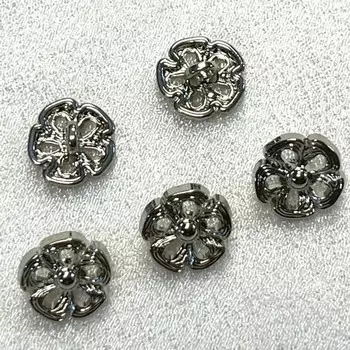 Пуговица «Маленький цветочек»