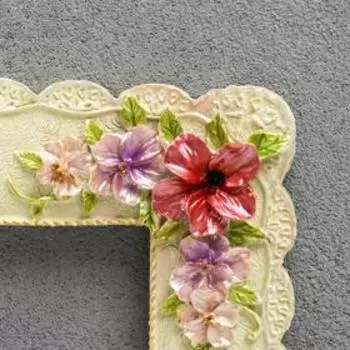 Рамка для выключателя полистоун "Цветочные уголки" вн.р-р 8,6х8,6 см 15,5х15,5х1,7 см