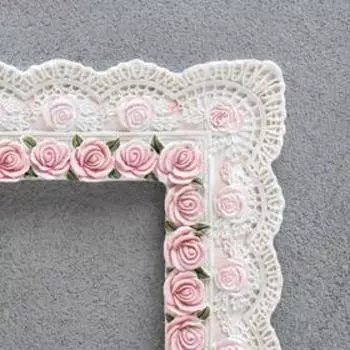 Рамка для выключателя полистоун "Розовые розы и кружево" вн.р-р 8,6х8,6 см 15,5х15,5х1,7 см 537292