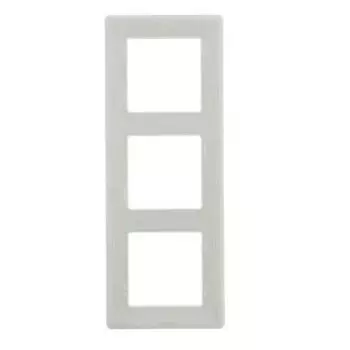 Рамка Legrand Valena Life 754003, трехместная, белая
