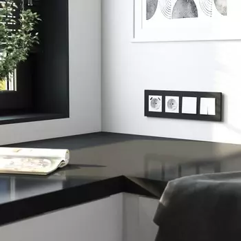 Рамка на 4 поста Slab (черный матовый) W0042908