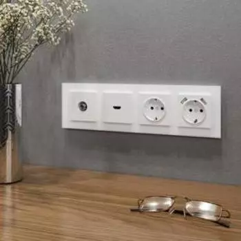 Рамка на 4 поста WL01-Frame-04, цвет белый матовый, материал стекло