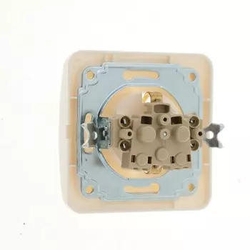 Розетка одноместная со шторкой Luazon Lighting "Орион", 16 А, скрытая, с з/к, белая