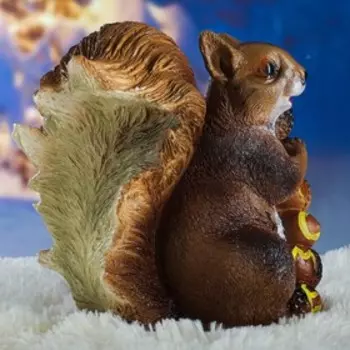 Садовая фигура "Белка с орехами" 25х25х11см