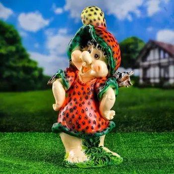 Садовая фигура из полистоуна «Девочка-клубничка», 552530 см