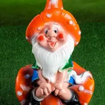 Садовая фигура из гипса «Гном на мухоморе», 511423 см