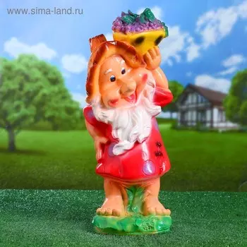 Садовая фигура "Гном с корзиной фруктами наверху слева" 17х20х50см
