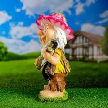 Садовая фигура "Гномик в шляпке с рогаткой" 39х25см