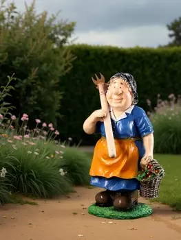 Садовая фигура из полистоуна «Баба с тяпкой», 632327 см