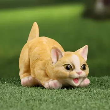 Фигурка "Котенок на охоте" 8х15х11см /// МИКС