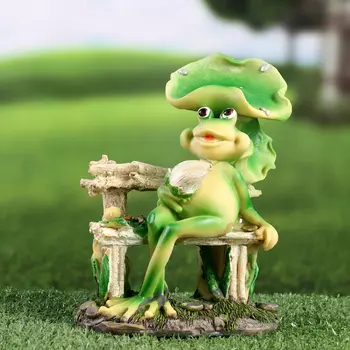 Садовая фигура "Лягушка на скамейке" 7х13х19см МИКС