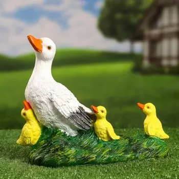 Садовая фигура "Утка с утятами" 24х28см