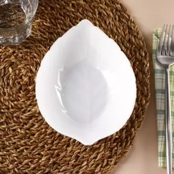 Салатник Доляна «Лист», 380 мл, 17,6×13,5×6 см