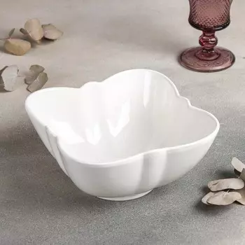 Салатник фарфоровый Magistro «Бланш. Фигурный квадрат», 1,35 л, 1818 см, цвет белый