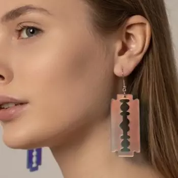 Серьги акриловые «Сияние» лезвие, цвет голубой