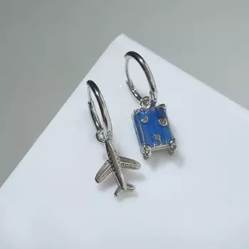 Серьги с эмалью «Брелок» самолет и чемодан, цвет голубой в серебре