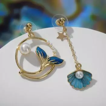 Серьги с эмалью «Ночь» хвост с ракушкой, цвет сине-белый в золоте