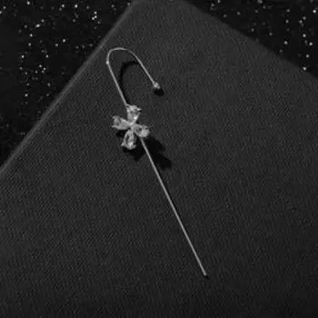 Серьга кафф «Четырёхлистник», цвет белый в серебре