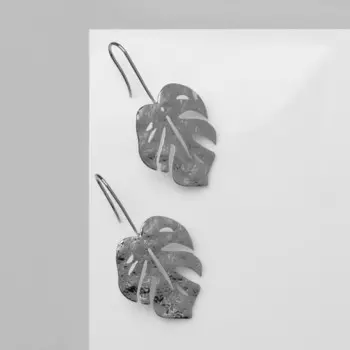 Серьги металл «Монстера» удлинённые, цвет серебро