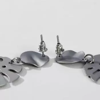 Серьги металл "Тренд" папоротник, цвет серебро