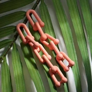 Серьги пластик "Цепь" дуги, цвет коралловый