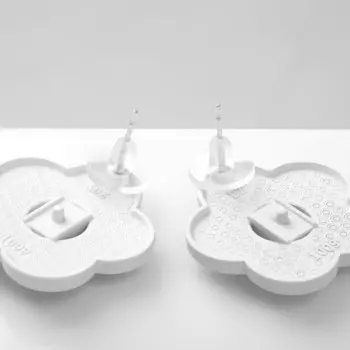 Серьги пластик «Цветочки», цвет бело-голубой