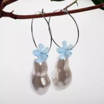 Серьги с жемчугом "Бриз" цветочек, цвет белый в серебре