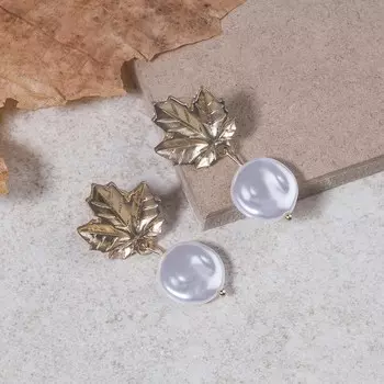 Серьги с жемчугом "Листопад", цвет белый в матовом золоте