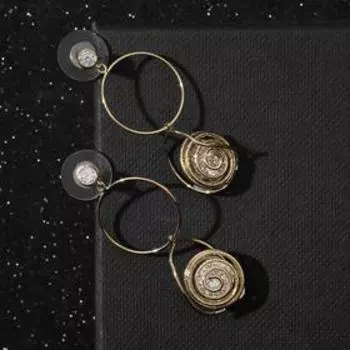 Серьги со стразами "Авангард" витой круг, цвет белый в золоте